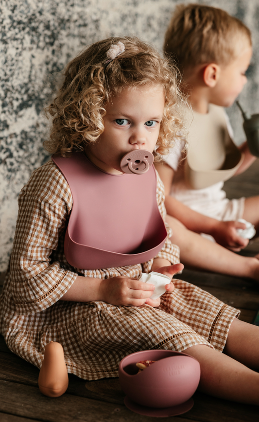 CLASSICAL CHILD | Silicone Bib Desert Rose
