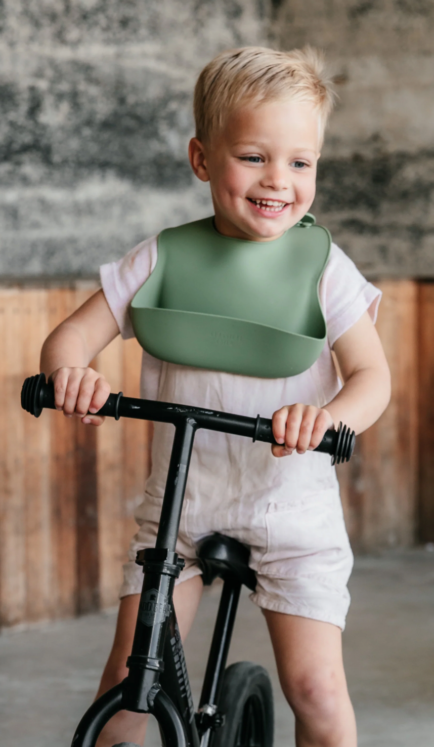 CLASSICAL CHILD | Silicone Bib Desert Sage
