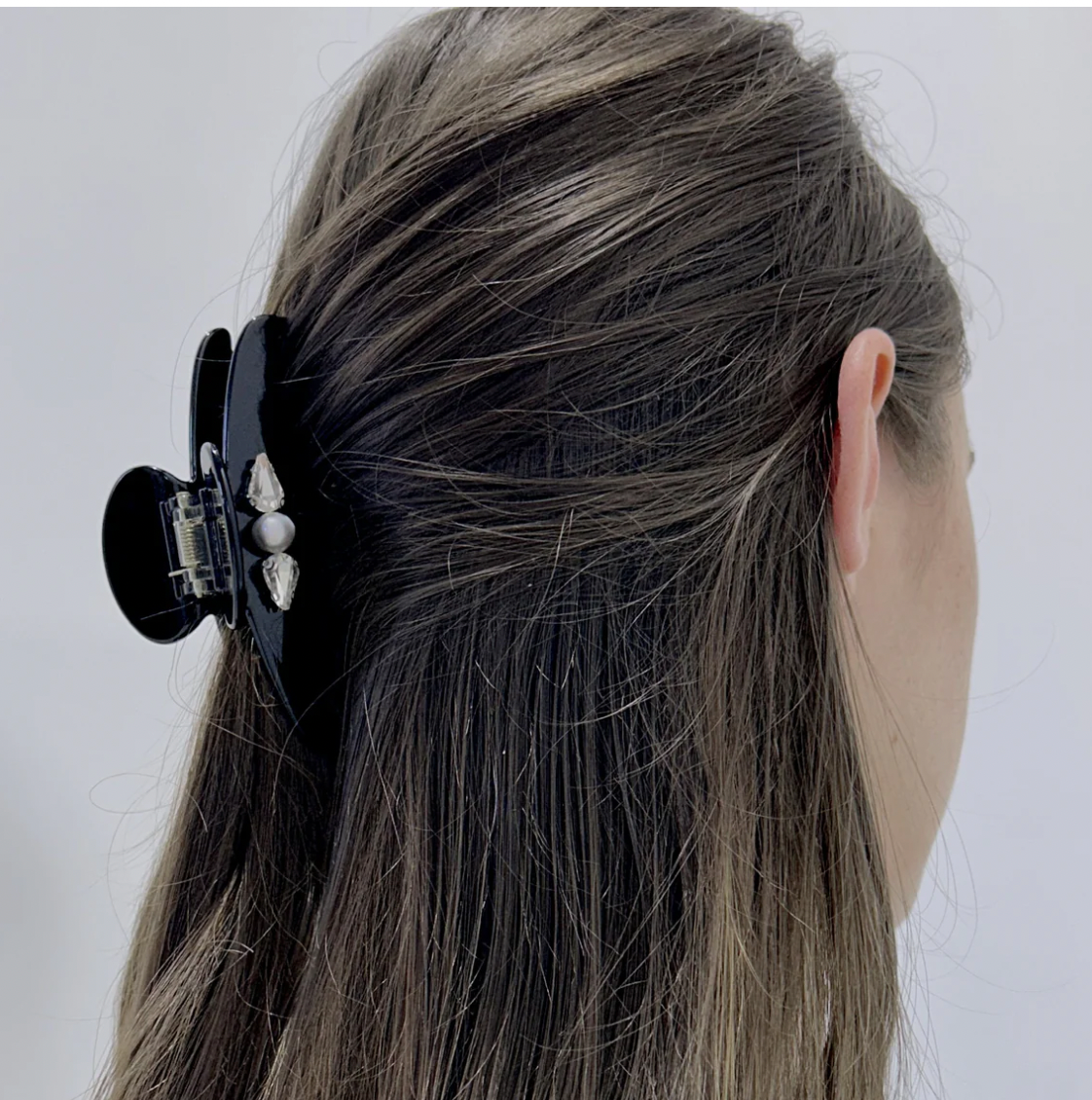 Aethera | ATTILIA EMBELLISHED HAIR CLAW - SALE