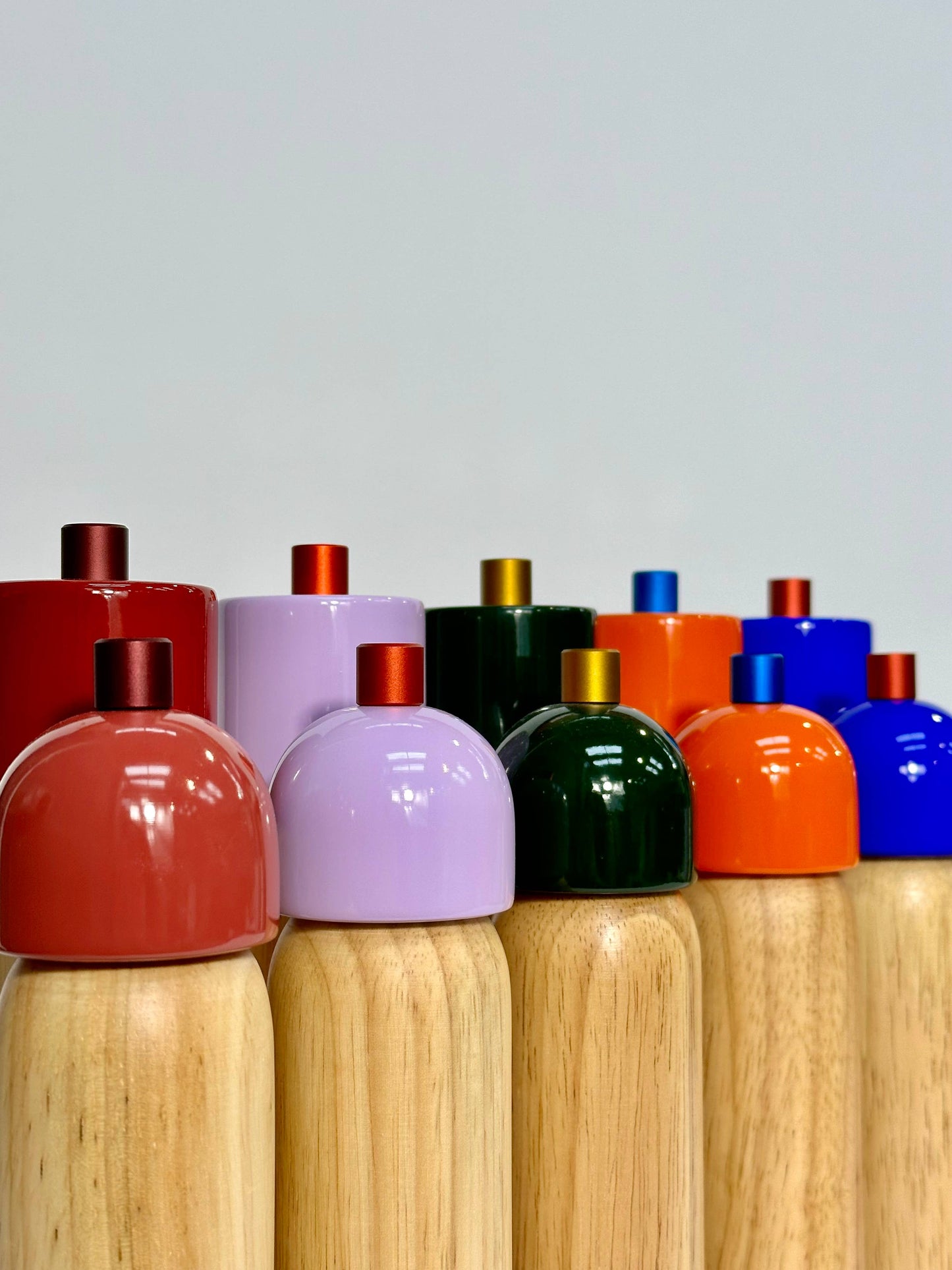 MÆGEN |  Salt & Pepper Grinder - Orange & Blue: Medium