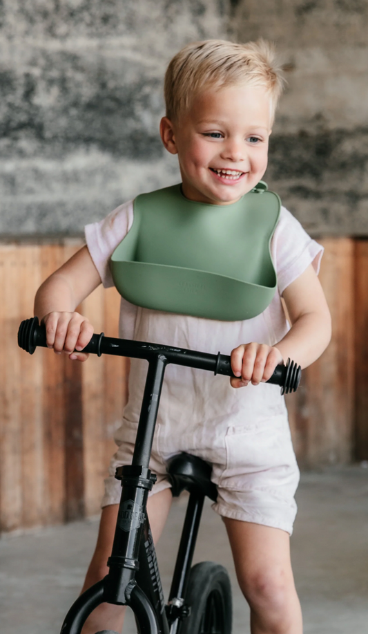 CLASSICAL CHILD | Silicone Bib Desert Sage