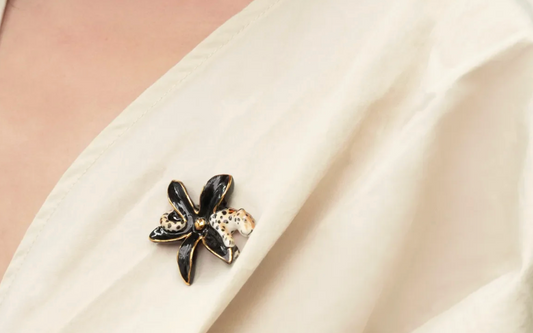 Nach Bijoux | Erine flower and leopard brooch