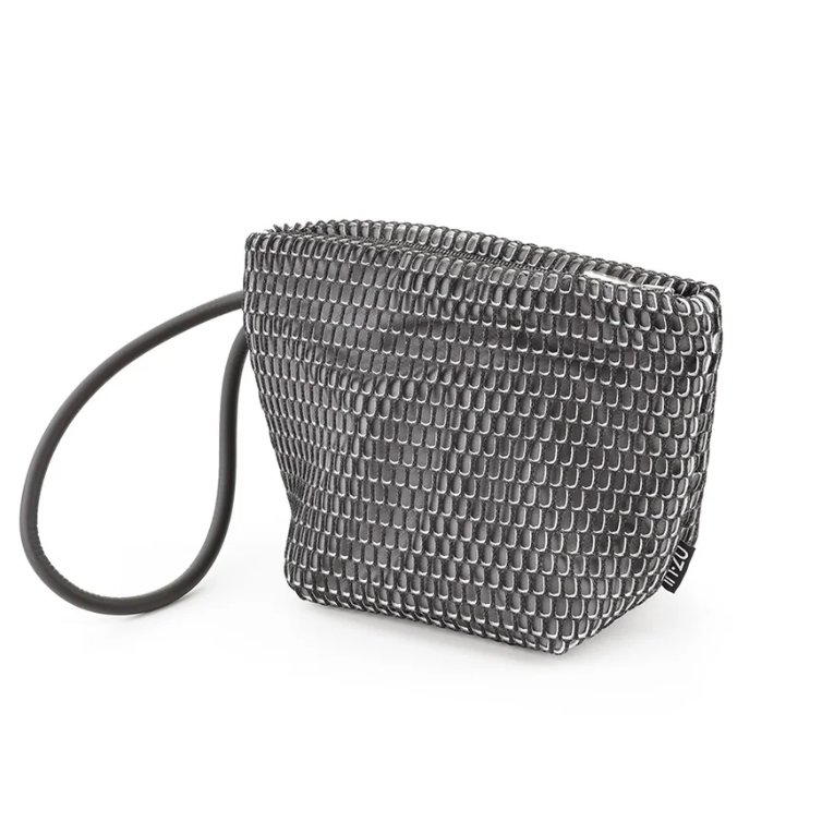IN.ZU | Mouse bag - Black & Silver Hive