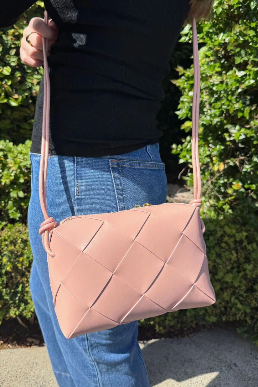 L'ORA D'ORO | Large Weave Crossbody Bag - Pink